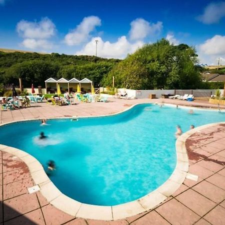 Newquay Bay Porth Caravan Hotel Buitenkant foto