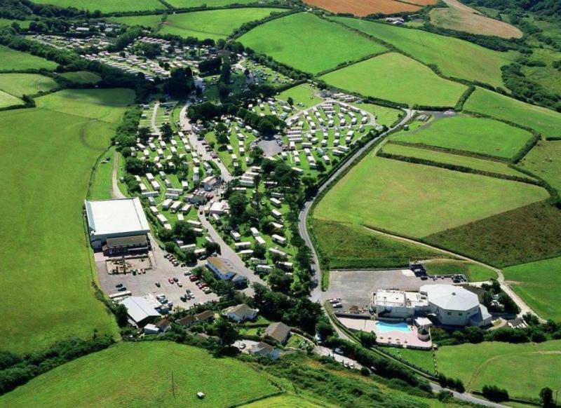 Newquay Bay Porth Caravan Hotel Buitenkant foto