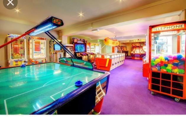 Newquay Bay Porth Caravan Hotel Buitenkant foto